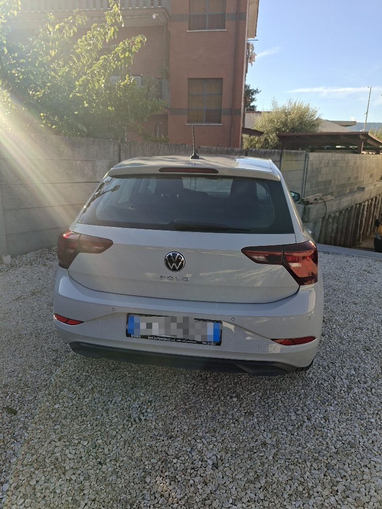 VOLKSWAGEN Polo
