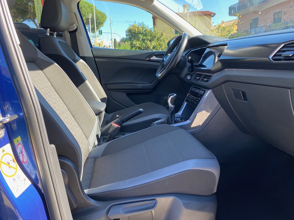 VOLKSWAGEN T-Cross